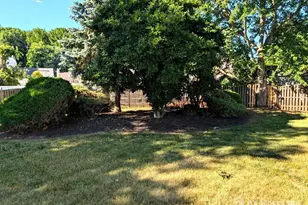 56 Wintergreen Ave E, Edison, NJ 08820 - Photo 10