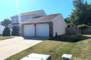 56 Wintergreen Ave E, Edison, NJ 08820 - Photo 2