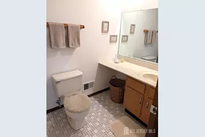 56 Wintergreen Avenue E, Edison, NJ 08820 - Photo 4