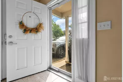 19 Delavan Court, New Brunswick, NJ 08901 - Photo 8