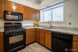 104 Jacob Ct, South Brunswick Township, NJ 08810 - Photo 4