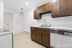 162 Cross Slope Ct, Manalapan Township, NJ 07726 - Photo 8