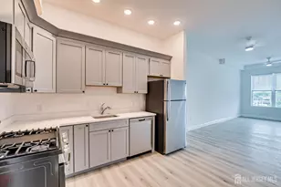 21 Station Pl, Metuchen, NJ 08840 - Photo 4