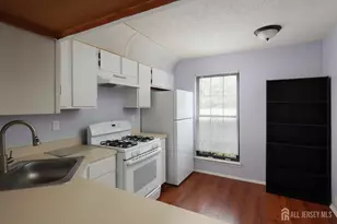 243 Hampshire Ct, Piscataway Township, NJ 08854 - Photo 2