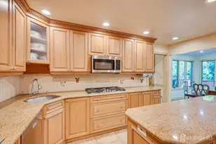 25 Marshall Dr, Edison, NJ 08817 - Photo 18