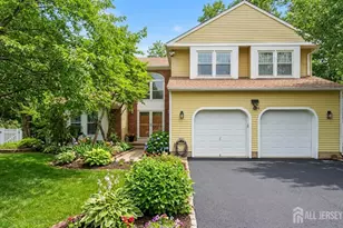 9 Chipwood Ln, North Brunswick Township, NJ 08902 - Photo 1