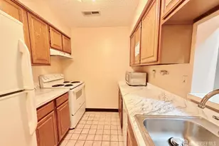 2310 Ravens Crest Dr, Plainsboro Township, NJ 08536 - Photo 10