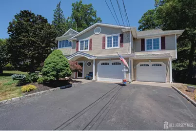 9 Paris Avenue, Edison, NJ 08820 - Photo 2