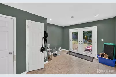 8 Alpine Court, East Brunswick Township, NJ 08816 - Photo 4