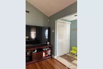 118 Markowitz Street, Carteret, NJ 07008 - Photo 2