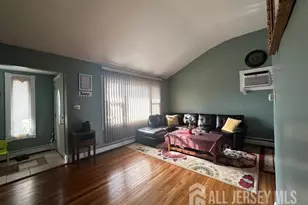 118 Markowitz St, Carteret, NJ 07008 - Photo 4