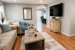 346 Thomas St, Perth Amboy, NJ 08861 - Photo 2