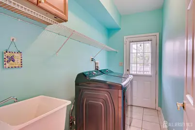 236 W Shirley Avenue W, Edison, NJ 08820 - Photo 28