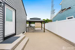 23 Longfield Rd, New Brunswick, NJ 08901 - Photo 10
