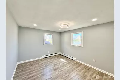 35 N Fiat Avenue, Iselin, NJ 08830 - Photo 16