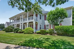 130 Hatfield Ln, East Brunswick Township, NJ 08816 - Photo 2