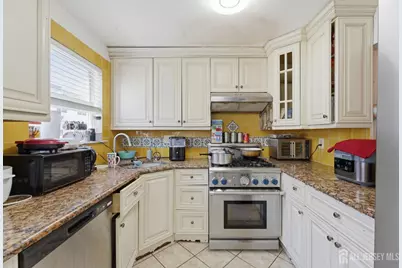 726 Harbortown Boulevard, Perth Amboy, NJ 08861 - Photo 14