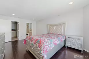 726 Harbortown Blvd, Perth Amboy, NJ 08861 - Photo 20
