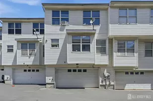 726 Harbortown Blvd, Perth Amboy, NJ 08861 - Photo 38