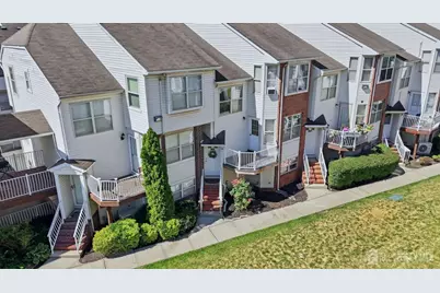 726 Harbortown Boulevard, Perth Amboy, NJ 08861 - Photo 4