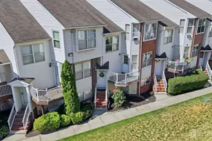 726 Harbortown Blvd, Perth Amboy, NJ 08861 - Photo 4
