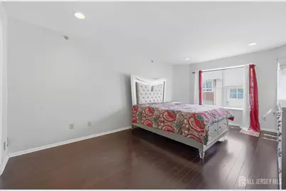 726 Harbortown Boulevard, Perth Amboy, NJ 08861 - Photo 18