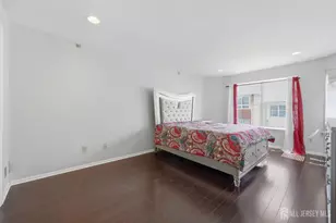 726 Harbortown Blvd, Perth Amboy, NJ 08861 - Photo 18