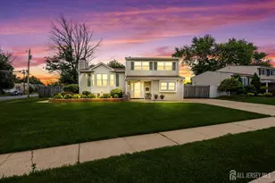 55 Woodview Dr, Old Bridge Township, NJ 08857 - Photo 2