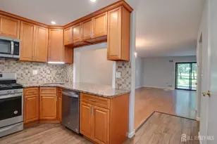 1 Orchid Ct, Edison, NJ 08820 - Photo 8