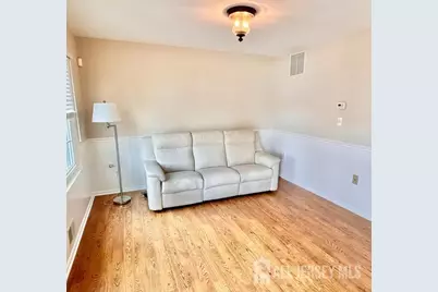 17 Reid Way, Freehold, NJ 07728 - Photo 8