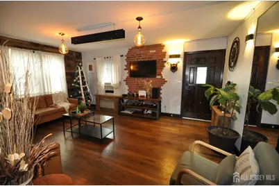 20 Maine Avenue, Carteret, NJ 07008 - Photo 10