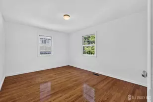 2 Oakwood Pl, North Brunswick Township, NJ 08902 - Photo 14