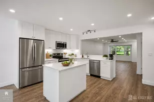 6 Plz de Las Flores, Freehold, NJ 07728 - Photo 12
