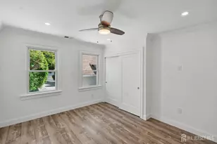 6 Plz de Las Flores, Freehold, NJ 07728 - Photo 22