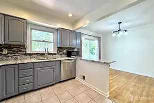 19 Library Pl, Edison, NJ 08820 - Photo 8