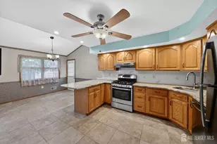95 Pine St, Iselin, NJ 08830 - Photo 6