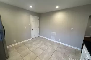65 Oak St, Carteret, NJ 07008 - Photo 6