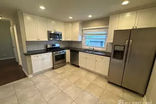 65 Oak St, Carteret, NJ 07008 - Photo 4