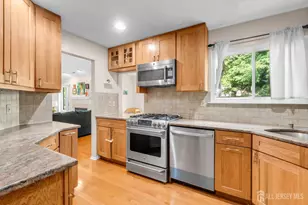 44 Park Gate Dr Dr, Edison, NJ 08820 - Photo 8