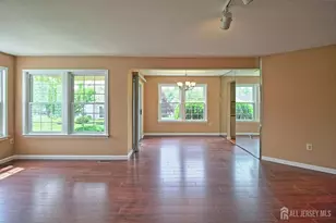 2A Bristol Ct, Monroe Township, NJ 08831 - Photo 4