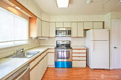 2-A Bristol Court, Monroe Township, NJ 08831 - Photo 6