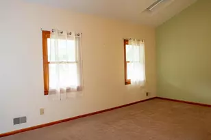 47 Inwood Dr, Milltown, NJ 08850 - Photo 4