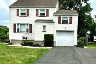 220 Penfield Pl, Dunellen, NJ 08812 - Photo 2