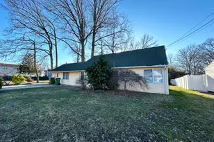 122 Vineyard Rd, Edison, NJ 08817 - Photo 2