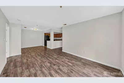 1313 Fernwood Court, New Brunswick, NJ 08901 - Photo 20
