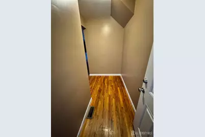 27 Alexander Street, Newark, NJ 07106 - Photo 2