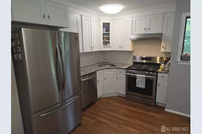 907 Greenland Square, Highland Park, NJ 08904 - Photo 8