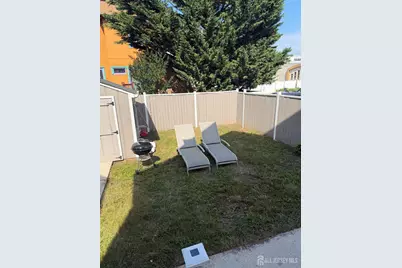 21 N 4th Avenue N, Highland Park, NJ 08904 - Photo 6