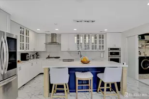 75 Winthrop Rd, Monroe Township, NJ 08831 - Photo 2