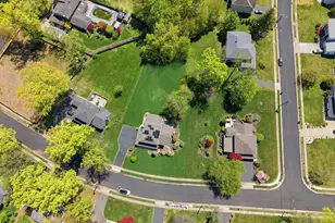 34 Ventnor Dr, Edison, NJ 08820 - Photo 2